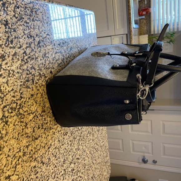 Henri Bendel Handbag - Picture 4 of 8